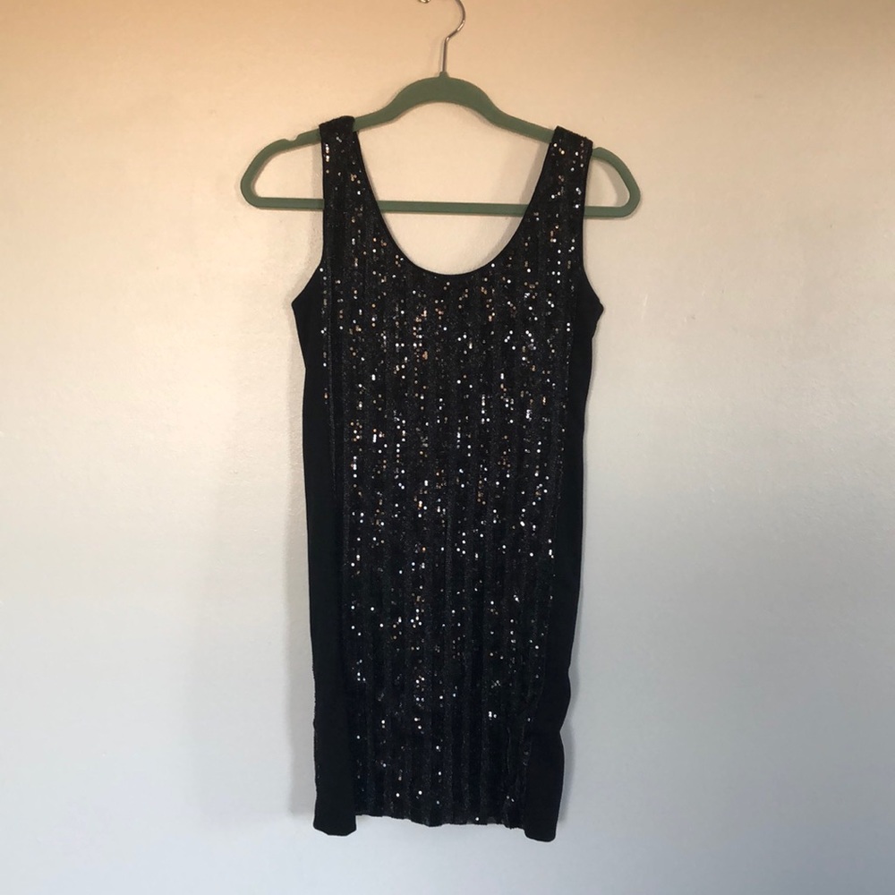 Aqua dress. 100% polyester. Short cocktail dress.